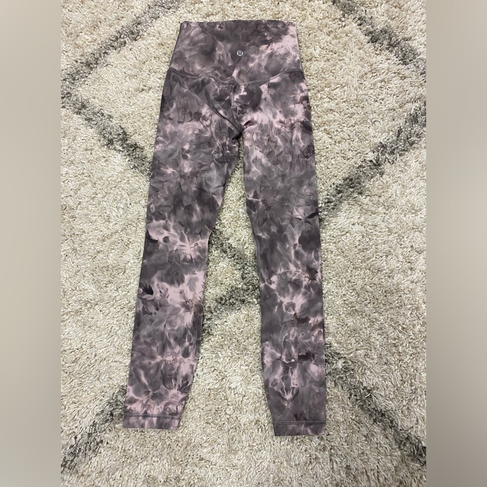34 -Lululemon Align HR leggings 25"
Diamond Dye Mink Bery Lunar Rock Shadow Grey